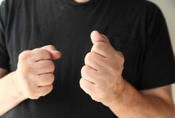 Sepot onvoldoende bewijs huiselijk geweld (mishandeling) om hoorgesprek